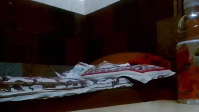 سنہرے بالوں والی لاٹھی ایک کلیپ سکس از کون ایرانی ککڑی کے ان کے پچھواڑے میں