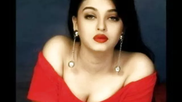 چیخ بلند سوپیر ایرانی لئے busty سنہرے بالوں والی