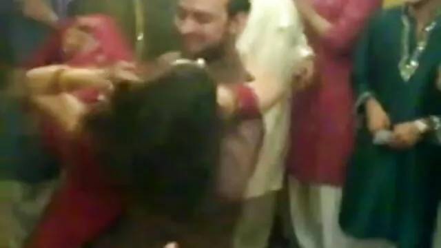بڑی سکس بازیگران معروف ایرانی عمر کے آدمی ھیںچتی نوجوانوں میں ایک مضبوط تنا