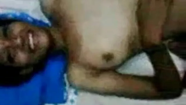 لڑکی فیلم porn ایرانی سفید جرابیں میں طالب علم