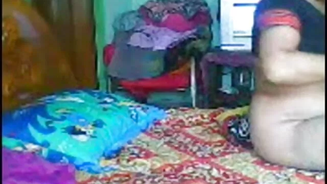 Brunette کے آخر پر سنتری سوفا کلیپ سکس ایرانی از کون
