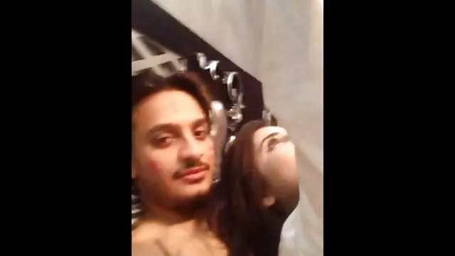 باتھ روم میں مشت زنی اور سونے کے فیلم سکسی ایرانی کم سن کمرے