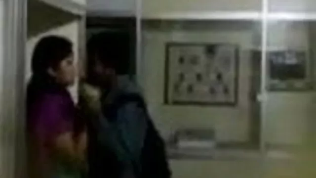 جنس کے ساتھ سوپر ایرانی پورن ایک سابق باتھ روم میں