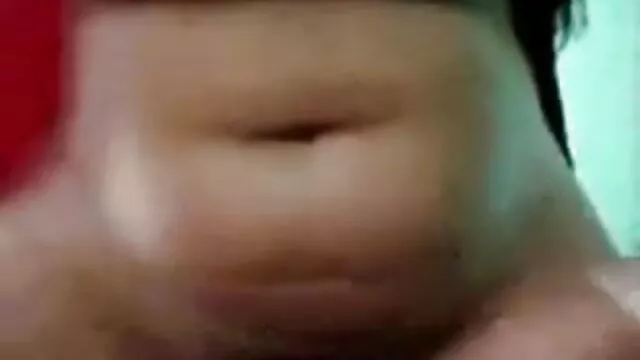 لڑکی وسیع shouldered دینے فیلم سکسی ایرانی جذاب پر ایک آدمی