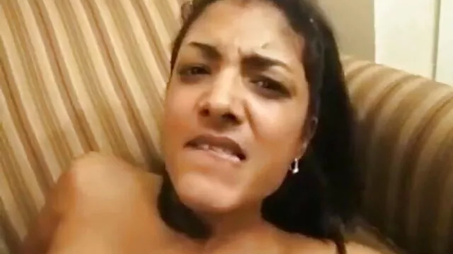 نوجوان brunette کے فیلم سکسی ایرانی عربی پرجوش جنسی چاہتا ہے